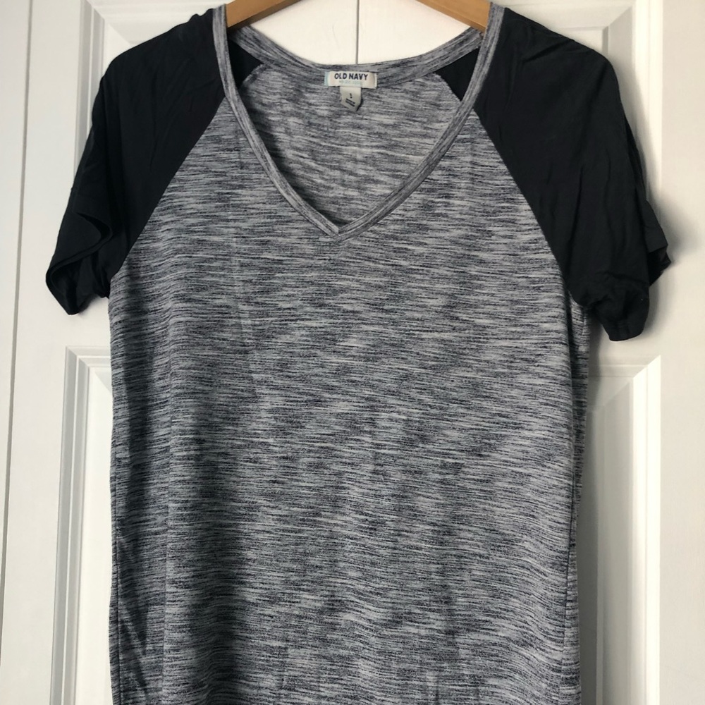 Old navy T-shirt